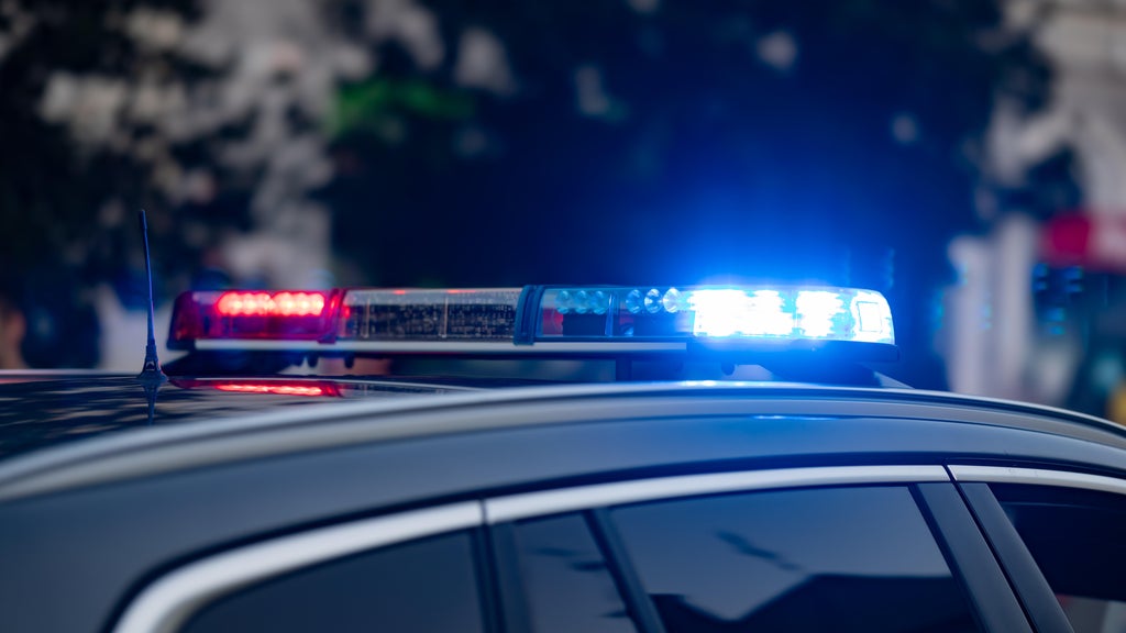 Shelter-in-place issued in Burnsville after shooting injures 1 — WCCO / CBS Minnesota, Plymouth Community news
