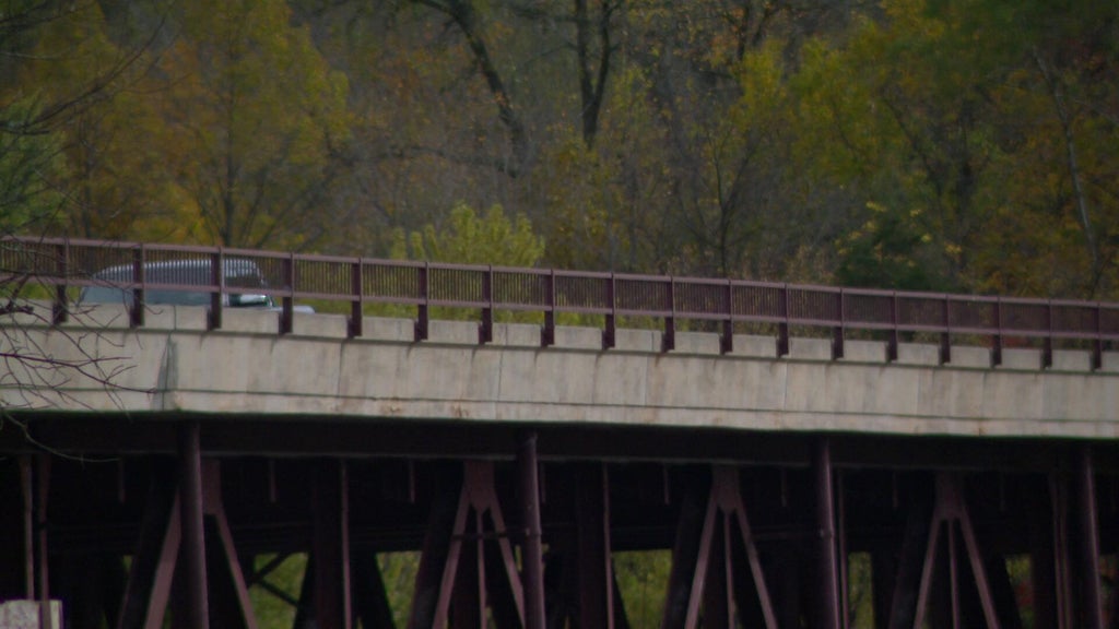 Businesses near Osceola brace as Highway 243 bridge set to close — WCCO / CBS Minnesota, Plymouth Business news