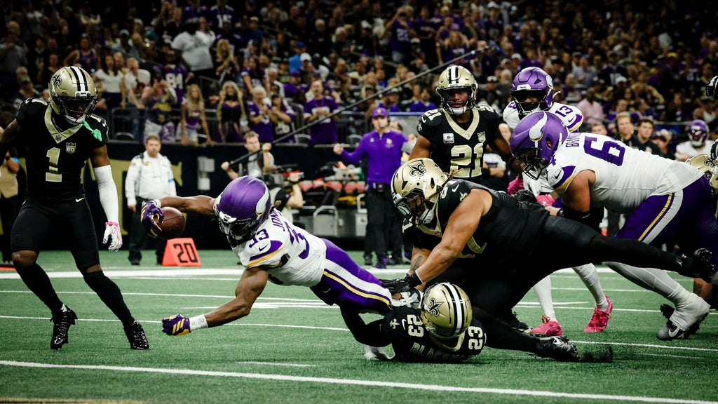 Jefferson, Jones, Murray all produce to help the unbeaten Vikings top Saints 23-13 โ WCCO / CBS Minnesota, Plymouth Sports news