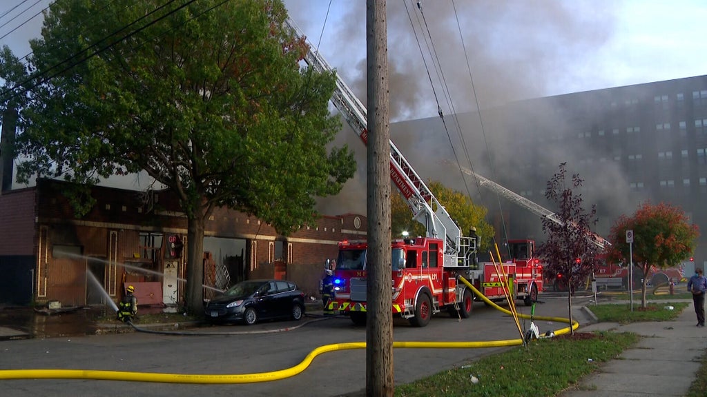 2 Minneapolis firefighters hurt in East Franklin Avenue business fire — WCCO / CBS Minnesota, Plymouth Health news