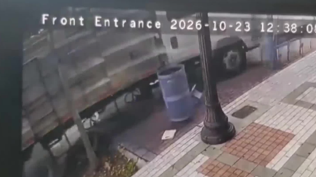 Landscaping truck crashes into bus bench, 3 North Miami businesses, sending 2 passengers to the hospital — CBS Miami, Plymouth Real Estate news