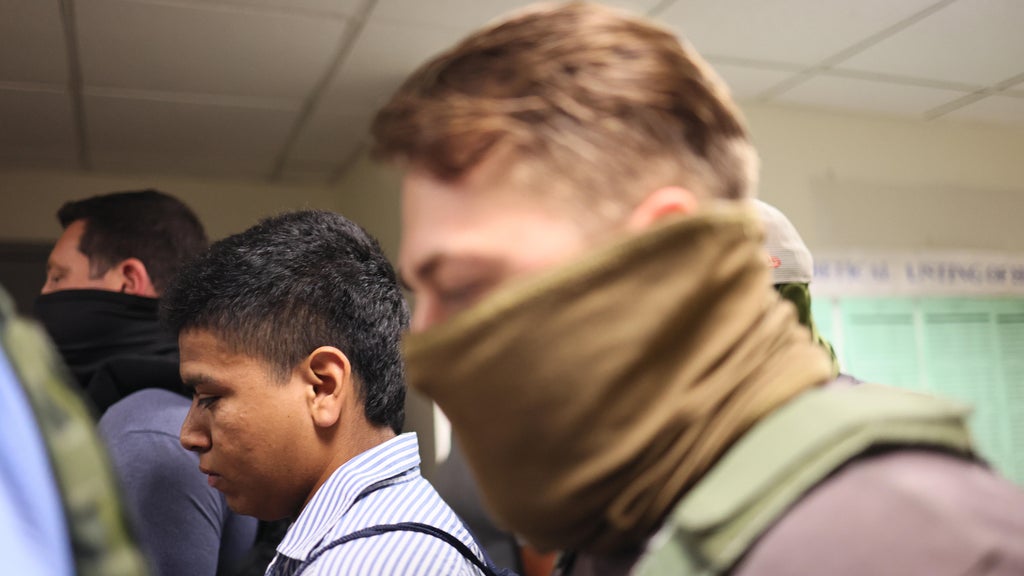 DOJ sues St. Paul and Portland, Oregon, over mask and ID requirements for federal officers — WCCO / CBS Minnesota, Plymouth Government news