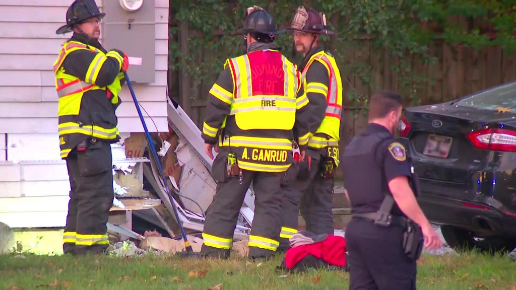 Man blew through Bloomington stop sign, hit car, which then struck home, police say — WCCO / CBS Minnesota, Plymouth Community news