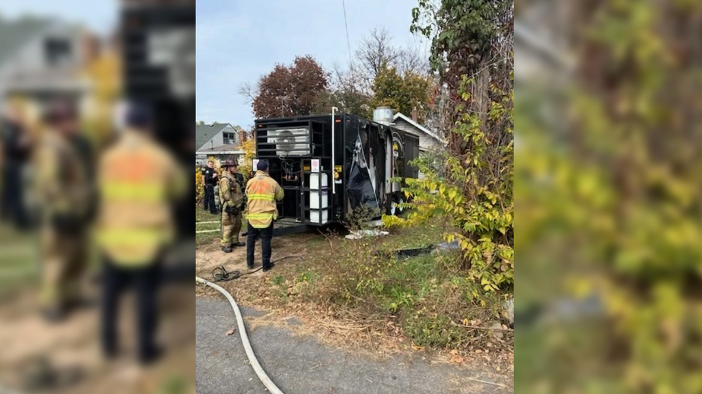 3 adults hospitalized after fire at food truck on St. Paul's east side — WCCO / CBS Minnesota, Plymouth Dining news