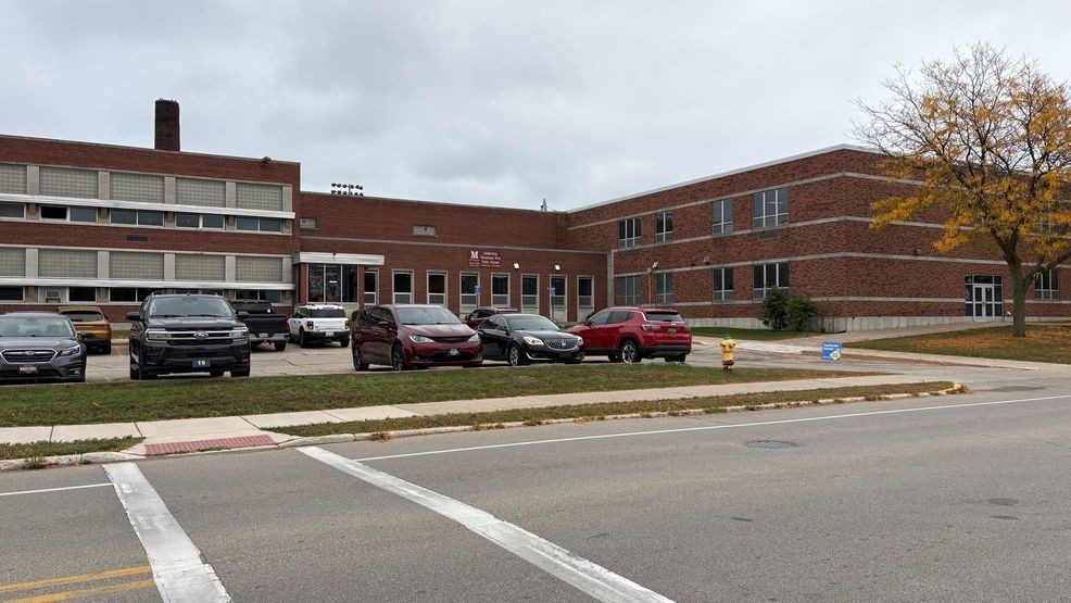Fentanyl found in Menominee Elementary hallway; police investigating how it got there — Fox 11 Green Bay Local, Plymouth Community news