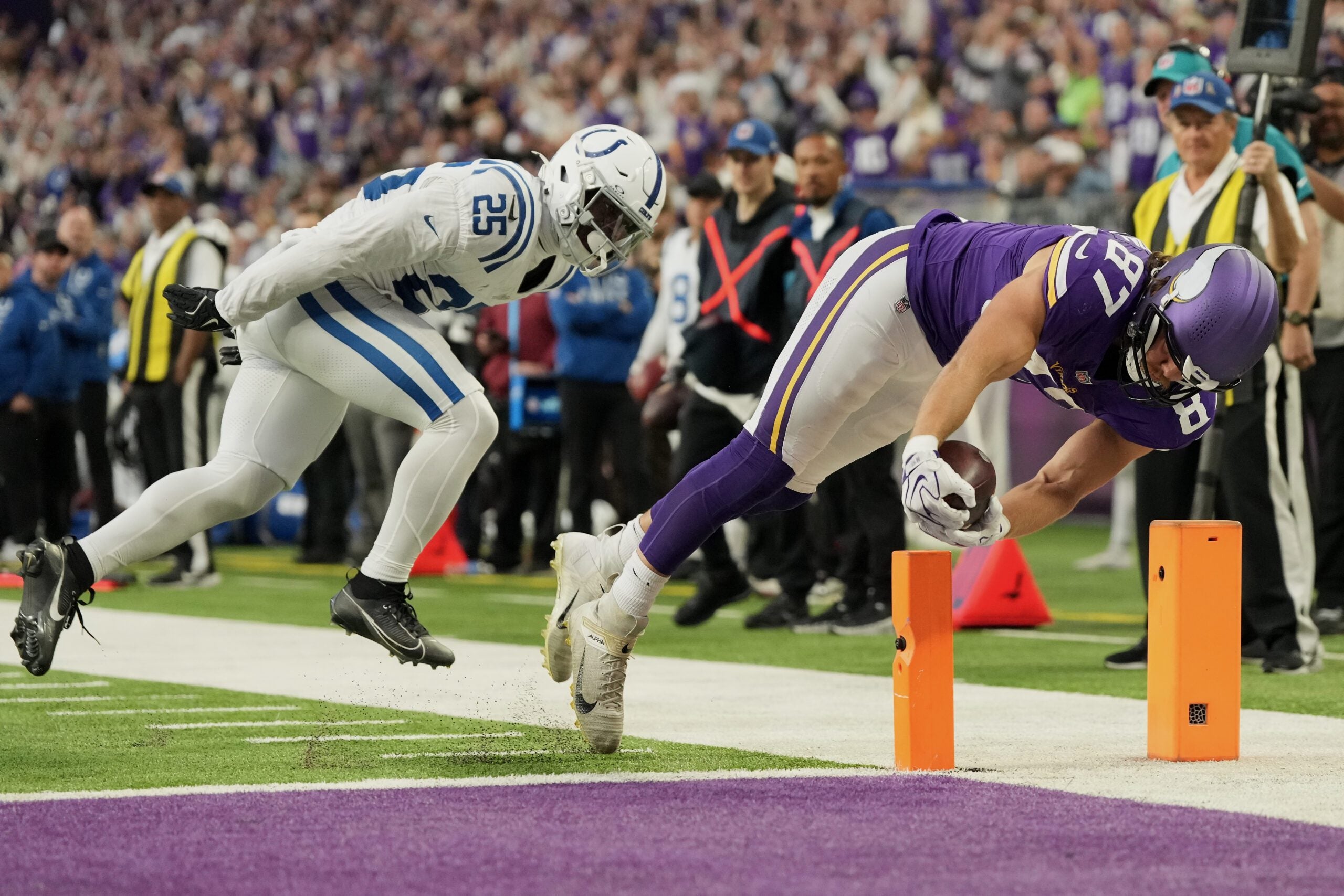 Vikings defense clamps down on Daniel Jones and the Colts for a 16-10 victory to stay undefeated — KSTP 5, Plymouth Arts news