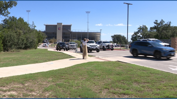 Parents rush to Pieper High School during lockdown; two teens taken into custody — KENS 5 (San Antonio), Plymouth Schools news